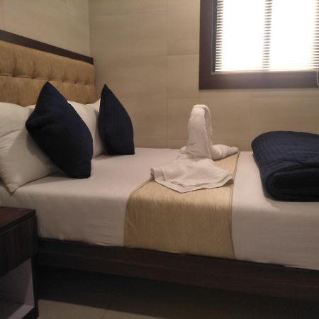 Hotel Avenue Residency Mumbai  Buitenkant foto