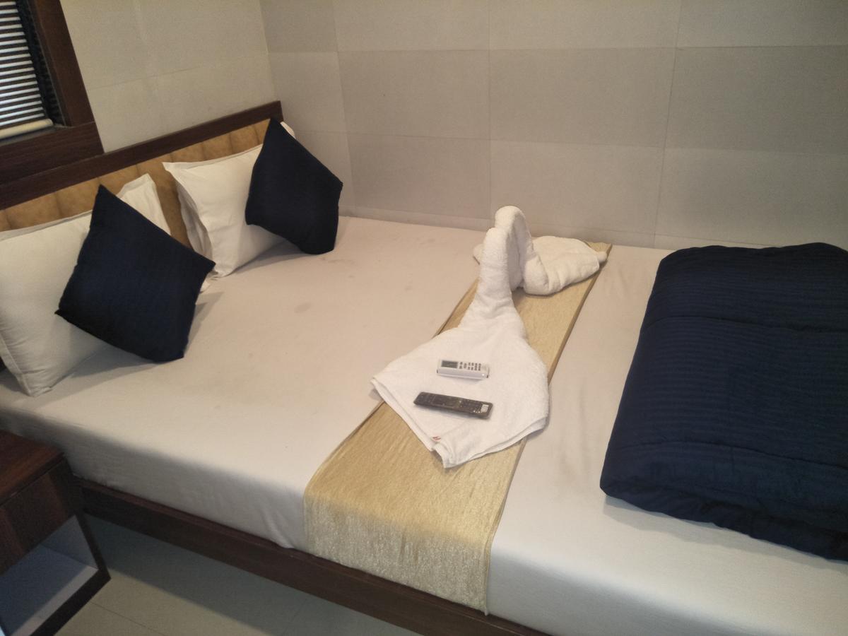 Hotel Avenue Residency Mumbai  Buitenkant foto